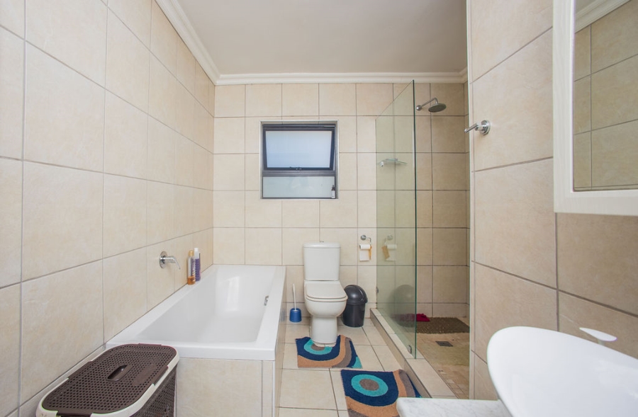 4 Bedroom Property for Sale in Beacon Bay Eastern Cape